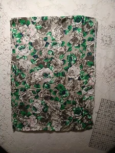 Challis Rayon Apparel Fabric Roses Gray Green White Pink Floral 2 Yd 29"x44" - Picture 1 of 5