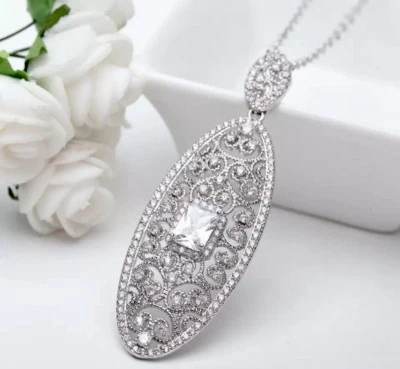 Collar colgante grande ovalado lleno de oro blanco de 18k hecho con diamante de cristal de Swarovski Foto 1 de 4
