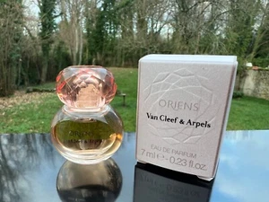 "ORIENS" de VAN CLEEF & ARPELS JOAILLIER PARFUMS MINIATURE - BOÎTE - Imagen 1 de 15