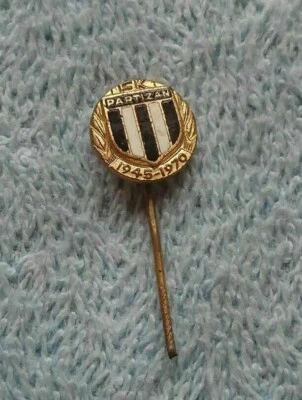🔴FOOTBALL - SOCCER Club  PARTIZAN - Belgrade 1945-1970 Commemorative pin🔴 - Image 1 of 4