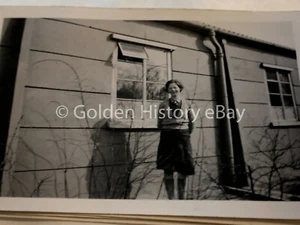 GIRL FROM HOCKERILL TEACHER TRAINING COLLEGE RP REAL PHOTO PHOTOGRAPH - Foto 1 di 1