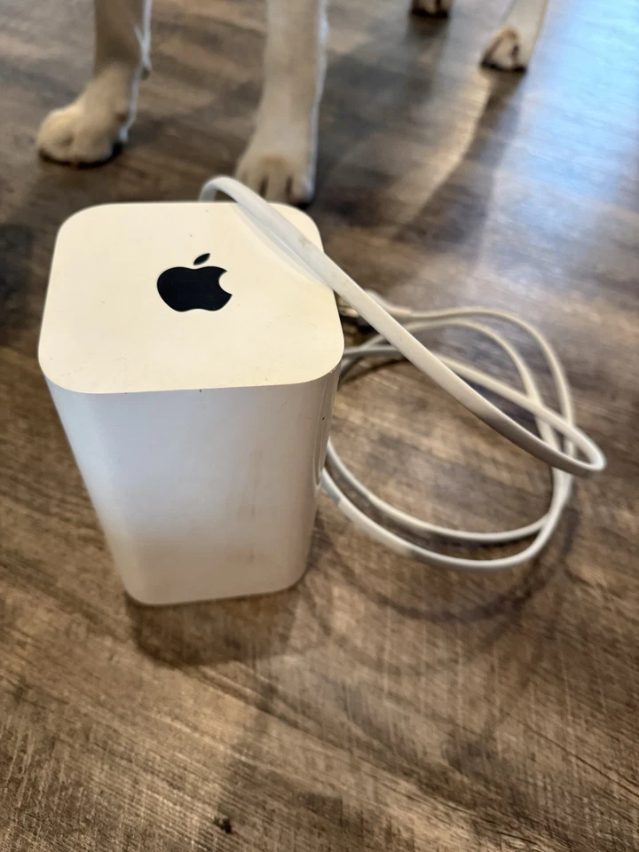 Apple AirPort Extreme A1521 Dual-Band WiFi Base Station Router - Image 1 of 1