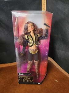 Barbie Signature Gloria Estefan Barbie Puppe Gold Schwarz Outfit Mattel HCB85 NEU - Bild 1 von 10