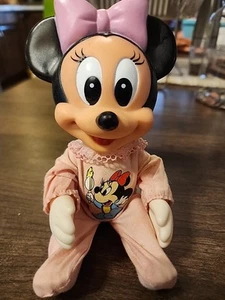 Vintage Arco 1984 Disney Baby Minnie Mouse Posable Rubber Vinyl Toy With Pajamas - Foto 1 di 14