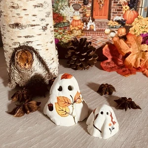 Halloween Herbst Handarbeit gruselig-süß lufttrocken Ton kleine Geister, keine zwei sind gleich - Bild 1 von 8