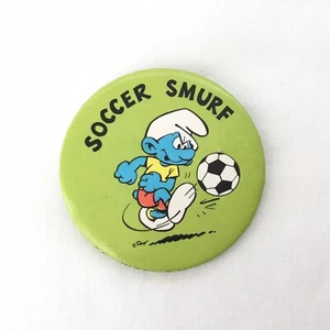 Vintage Schlumpf Pin "Soccer Schlumpf" Pinback Button 1980 Peyo W. Berrie Co. - Bild 1 von 4