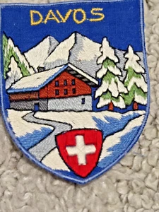 Insignia de parche de esquí vintage DAVOS SUIZA Resort recuerdo viaje - Imagen 1 de 2