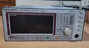 Rohde & Schwarz SME 03 Signal Generator - Picture 1 of 3