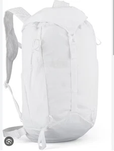 🔥 REI Co-op Flash 22 Backpack White Gray Ultralight Daypack Hiking Member Excl - Picture 1 of 16