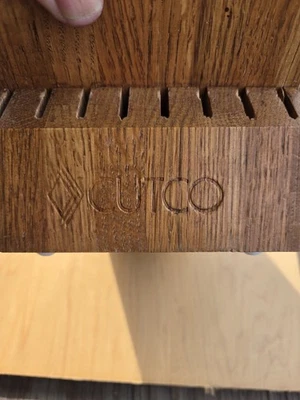 Cutco 1748 家庭主妇 18 槽刀块 8 牛排槽 蜂蜜橡木 — 第 1/4 张图片