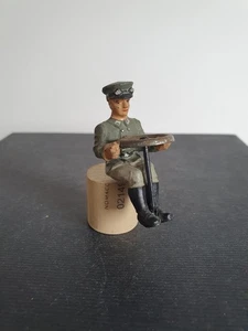 Elastolin Lineol Soldat Fahrer mit Lenkrad Fahrzeug Militär II. WK Blech Masse - Bild 1 von 10