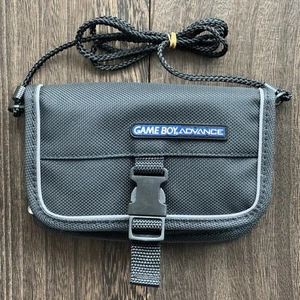 Nintendo Game Boy Advance GBA custodia/borsa/borsa nera OEM ufficiale + cinturino - Foto 1 di 5