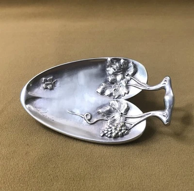 sculpture vide poche ART NOUVEAU en bronze argenté signée L. Levée 12 x 7 cm - Photo 1/4