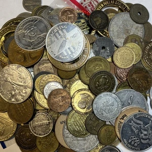 2 Pounds Of Tokens and Medals, Trade, Tax, Transportation, Casino & Advertising - Picture 1 of 12