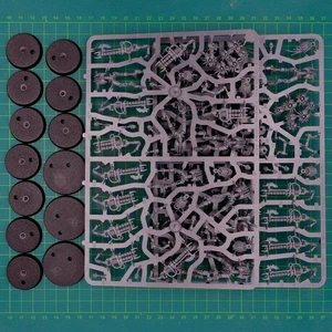 Necrons Necronkrieger #18120 Warhammer 40,000 - Picture 1 of 5