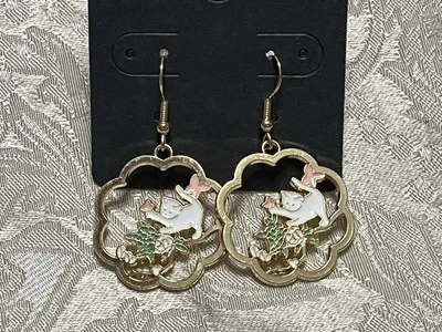 Pendientes informales bohemios colgantes dorados florales gato gatito blanco vintage Foto 1 de 2