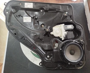 ALZACRISTALLI POSTERIORE SINISTRO VW VOLKSWAGEN GOLF 6 2008-2012 (5K4839729H) - Foto 1 di 8