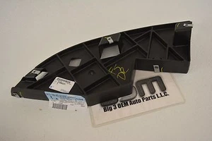 2007-2013 Chevrolet Tahoe Suburban Avalanche RH Bumper FILLER BRACKET new OEM - Picture 1 of 3