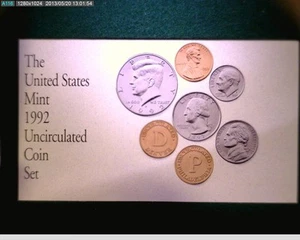 1992 P & D Mint Set in Holder From the Mint Unc Both mints - Picture 1 of 2