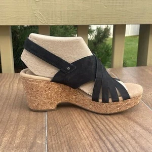 Clarks Women's Giselle Glow Nubuck Leather Wedge Sandals Black WIDE - Picture 1 of 9