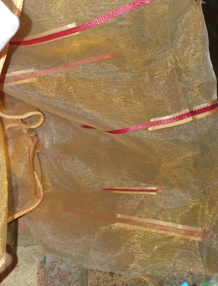 Luxury jacquard/ embroidered curtain net with lead weights 210 cm wide - Image 1 of 1