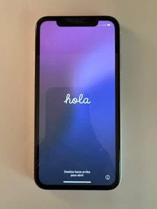 Used iPhone 11 - 128 gb, unlocked, white/silver - Photo 1 sur 24