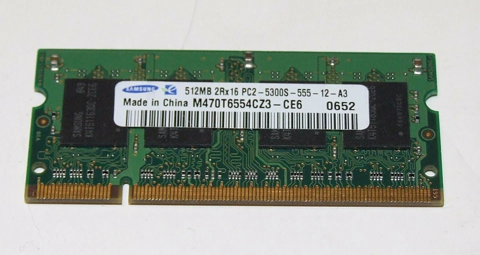 MEMORIA PORTÁTIL SAMSUNG 2Rx16 PC-2 512 MB PC5300S M470T6654EZ3 Foto 1 de 1