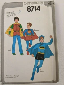 Patrón de Disfraz Simplicity 8714 de Batman y Robin Superman de Colección Talla 10 y 12 - Imagen 1 de 2