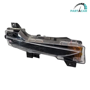 20 2021 2022 2023 Tesla Model 3 Y Front Right Fog Light Lamp 2 Pin OEM BROCKEN - Imagen 1 de 15