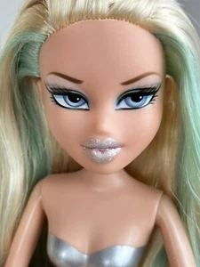 Bratz Sea Stunnerz Cloe Doll 2013 Original Skirt Blonde Hair With Green Streaks - Foto 1 di 24