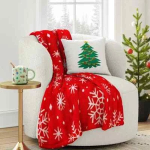 Target Wondershop Red Snowflake Plush Throw Blanket Christmas Winter 2024 - Picture 1 of 3