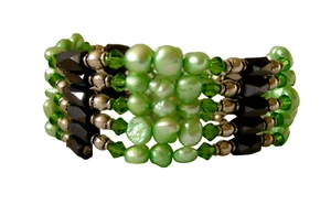 MAGNETIC NECKLACE or BRACELET. CAN BE WORN BOTH WAYS! GREEN FRESH WATER PEARL - Picture 1 of 1