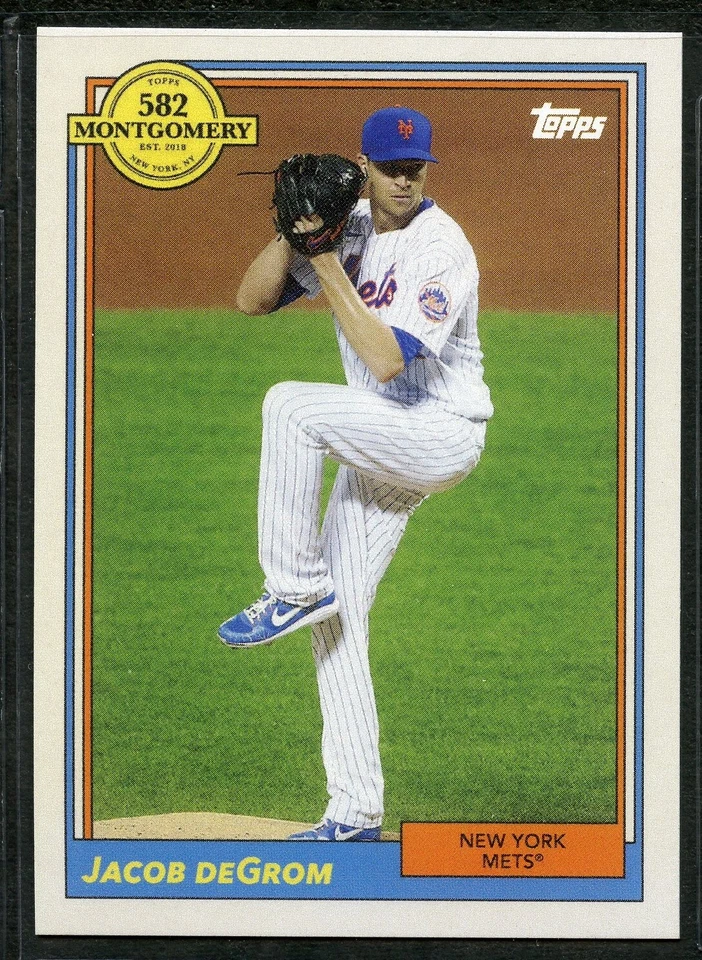2022 Topps 582 Montgomery Club Set 2 - #10 - Jacob deGrom - New York Mets - Image 1 of 1