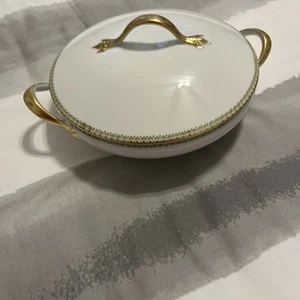 Limoges Tressemanes & Vogt T V Longchamps Oval Covered Casserole Dish 12" x 7" - Picture 1 of 7