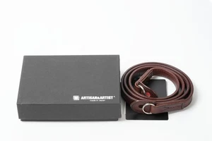 New In Box Artisan & Artist ACAM-280 Leather Camera Strap / Dark Brown - Picture 1 of 2
