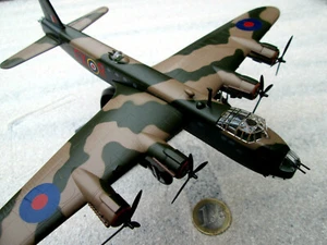 Short Stirling Bomber UK RAF Altaya modelo terminado Diecast Aircraft YAKAiR 1:144 - Imagen 1 de 4