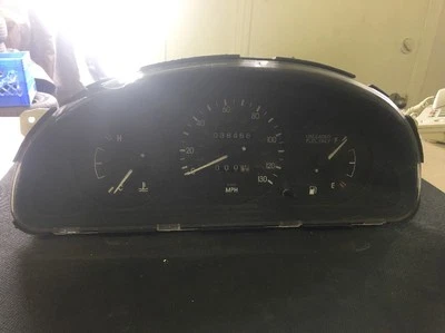 2001 年 DAEWOO LANOS 原始设备制造商群集速度计 96275917 — 第 1/4 张图片