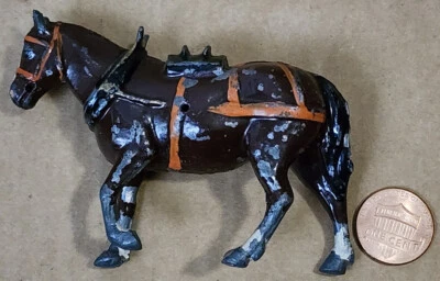 Винтажная Британская Литая Свинцовая Фигурка Игрушка - Рабочая Лошадь - Перевозчик Пушек - Изображение 1 из 4