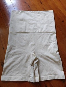 TRIUMPH, Sz XL, Shape N Sculpt, Firm, Shorts. VGC - Picture 1 of 3
