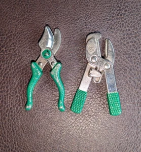 Vintage Hasbro Cool Tools Mini Metall Gartengeräte mit grünen Griffen 2er Set Vintage - Bild 1 von 17