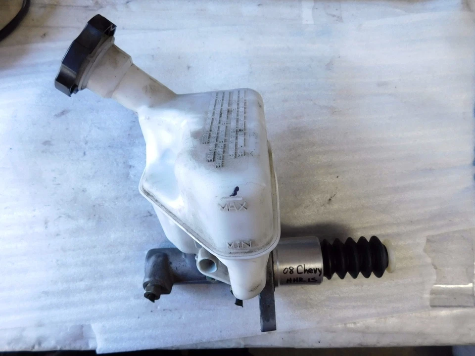 15939484 08 2008 Chevrolet HHR FRENO PARADA CILINDRO MAESTRO CON DEPÓSITO #F-36 Foto 1 de 4