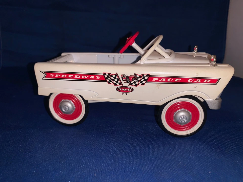 CARRO FUNDIDO 1961 MURRAY SPEEDWAY PACE CAR MARCA REGISTRADA COLEÇÃO DE CARROS INFANTIS SEM CAIXA - Imagem 1 de 4