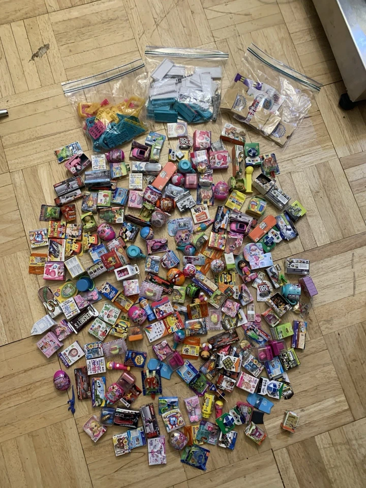 Zuru Mini Brands Mini Toy Lot Of 200+ - Series 5 + S5 Gold - With Accessories - Image 1 of 4