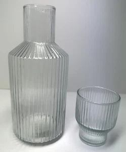 Magnolie Fixierer Obermaterial Gerippt Glas Nachttisch Wasserkaraffe/Tasse Set - Bild 1 von 5