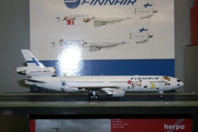 JC Wings 1:200 Finnair McDonnell Douglas MD-11 OH-LGC (XX2295) 'Moomins' Foto 1 de 4