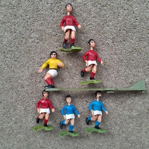Vintage PARKER STRIKER - 1970s Football Board Game - X6 original player figures - Picture 1 of 11