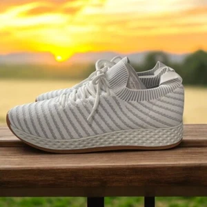 Urban Sport By JSlides White Knit Sneakers 8 Lightweight Slip On Casual Sporty - Picture 1 of 9