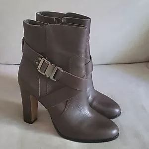Vince Comuto Connoly Belted Women's Leather Boots Size US 8M - Picture 1 of 12