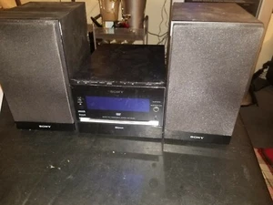 Sony CMT-DH7BT Micro Home Theater System - Picture 1 of 5