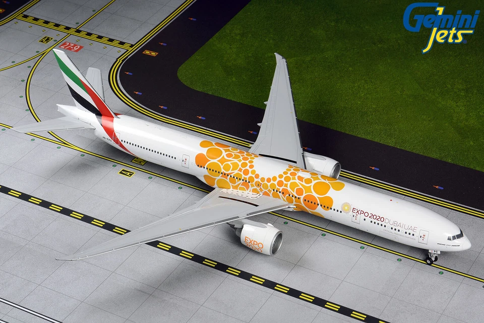 Emirates Boeing 777-300ER A6-EPO Orange Gemini Jets G2UAE800 Scale 1:200 - Image 1 of 1